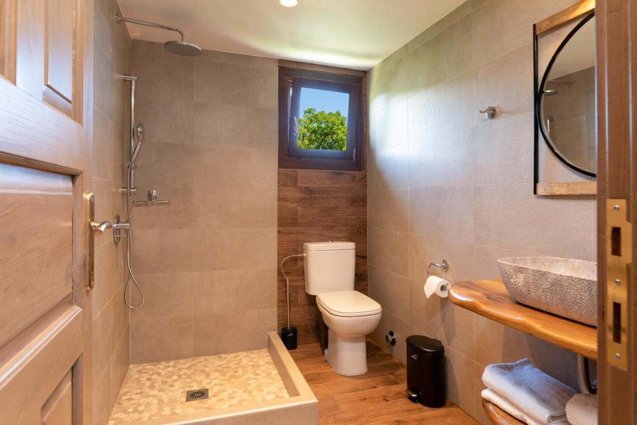 Άλυσσος Suites ツァガラダ エクステリア 写真